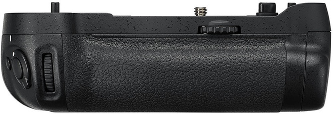 NIKON<br/>GRIP MB-D17