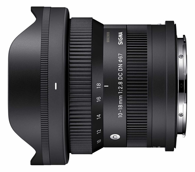 SIGMA<br/>10-18/2.8 DC DN CONTEMPORARY MONTURE L